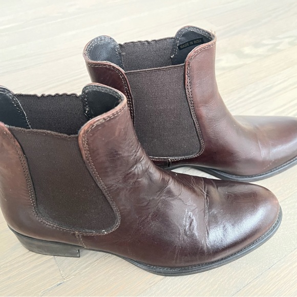 Browns Chelsea Booties - Picture 2 of 3